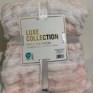 Ripple Fur Throw - Pink and White